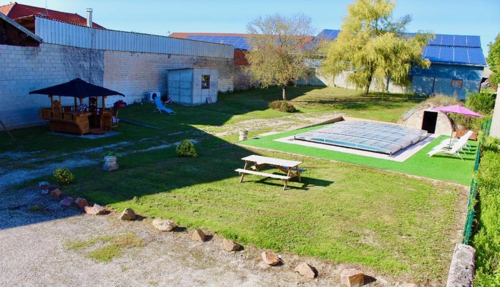 Chambres D'Hotes Aux Portes Des Tumuli Bussy-le-Chateau Luaran gambar